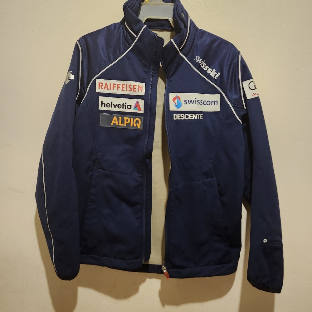 Descente Ski Jacket. Size Small - image 1